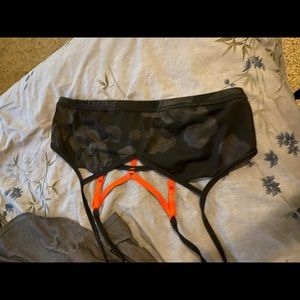 Additional Lululemon tank photos